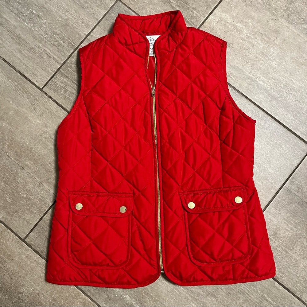 St. John’s Bay Quilted Women’s Red Vest Gold Zipper and Snaps Size M